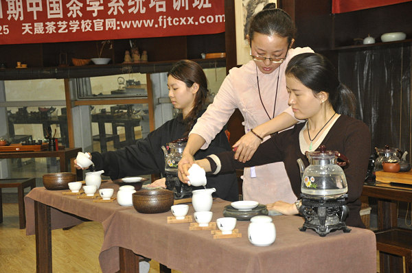 茶道入门茶道基本知识永远离不开识茶、把茶泡好、喝出健康